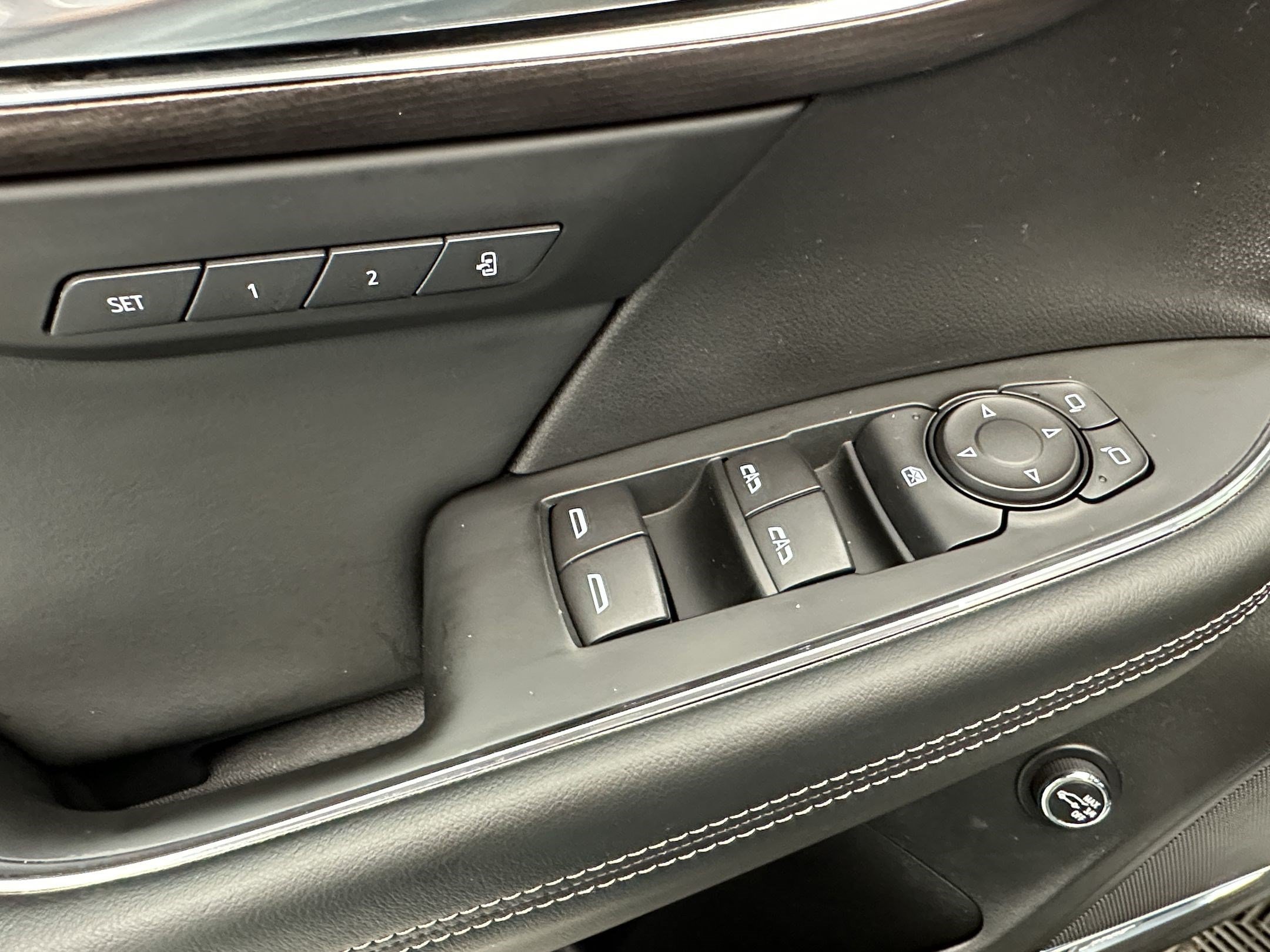 Certified 2022 Buick Envision Avenir w/ Safety Package AWD/4WD image 14