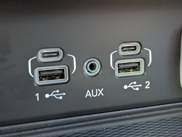 New 2025 Jeep Grand Cherokee Altitude image 19