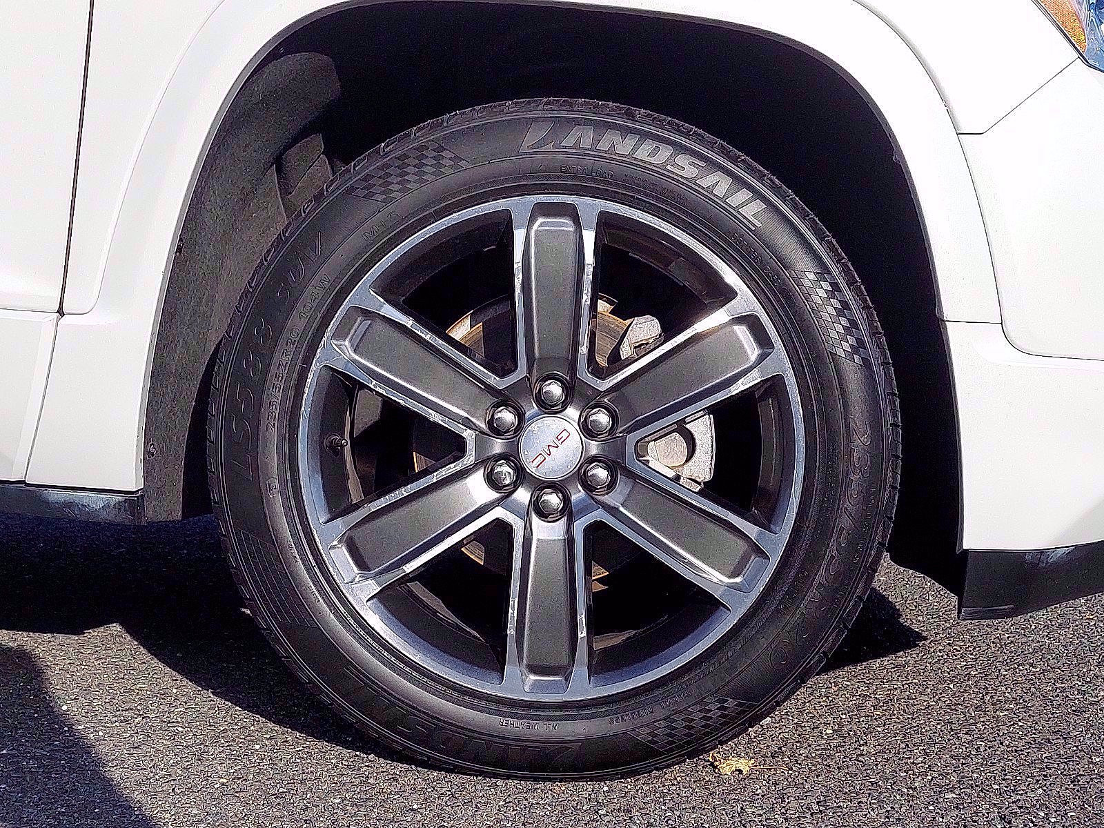 Used 2017 GMC Acadia Denali w/ Technology Package AWD/4WD image 8
