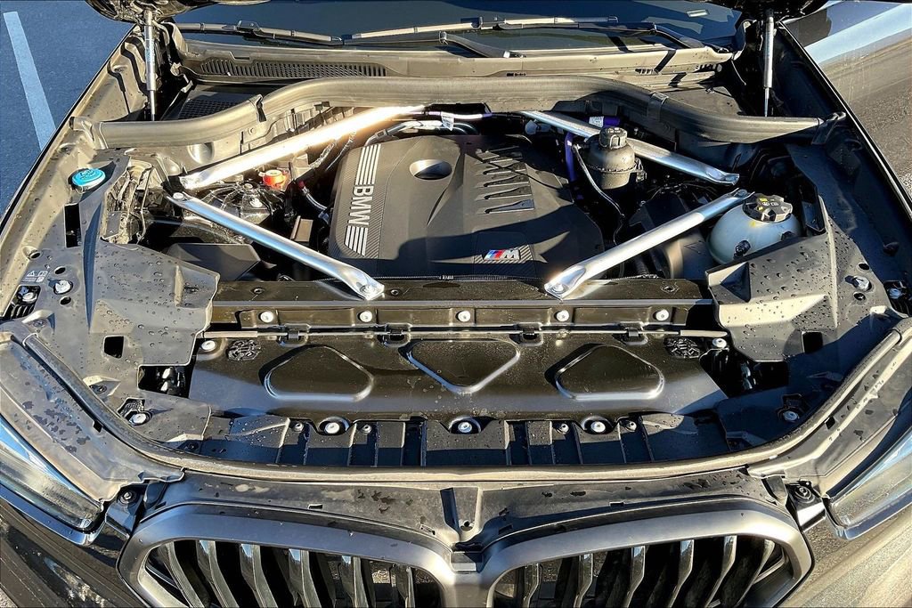 Used 2025 BMW X6 xDrive40i w/ Climate Comfort Package image 29