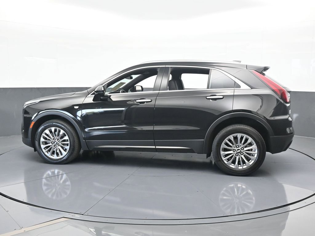 Used 2024 Cadillac XT4 Premium Luxury image 3
