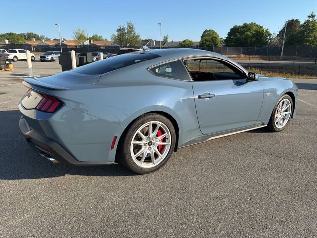Used 2024 Ford Mustang GT Premium image 3