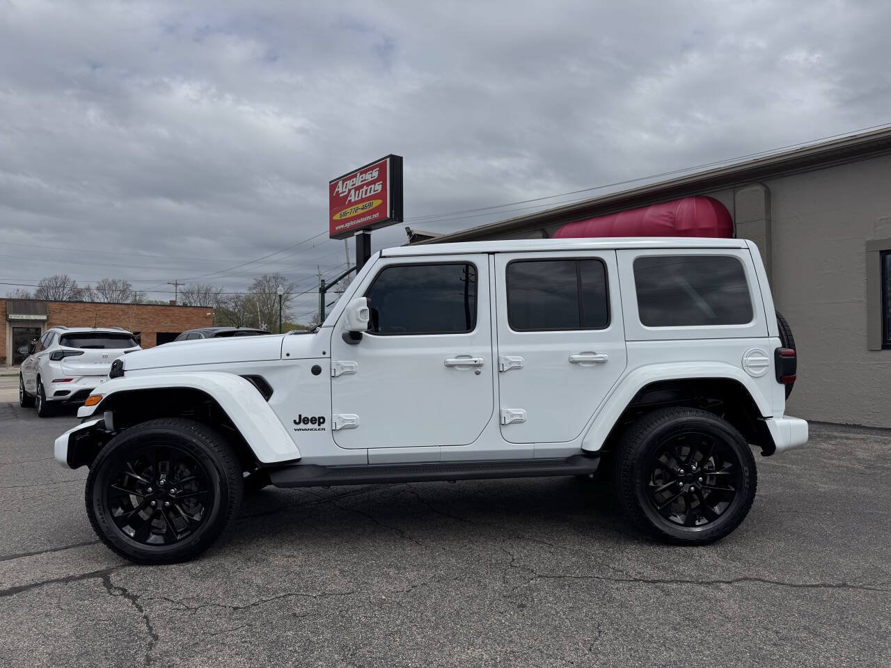 Used 2023 Jeep Wrangler 4WD Unlimited High Altitude image 4