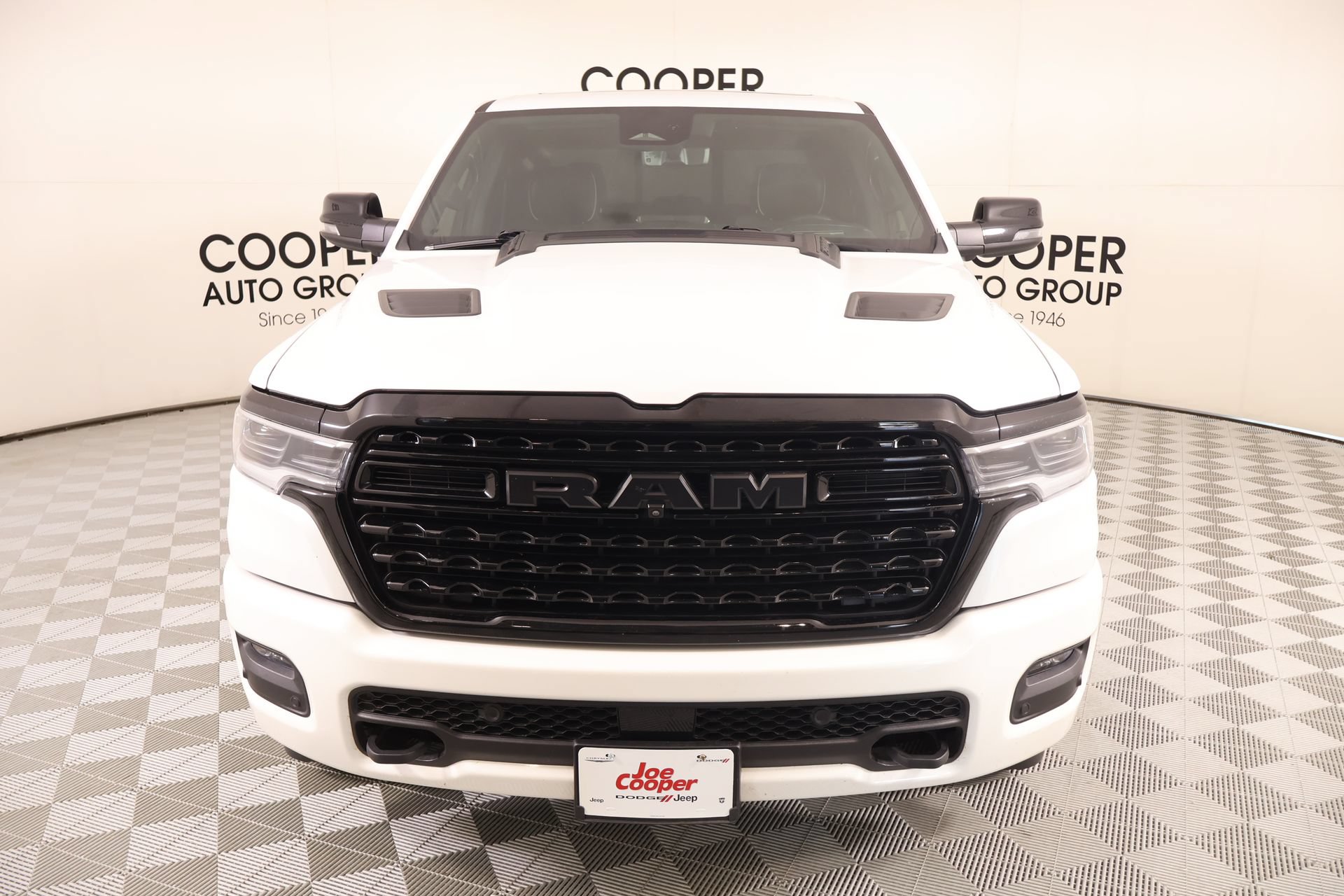 Used 2025 RAM 1500 Limited AWD/4WD image 10