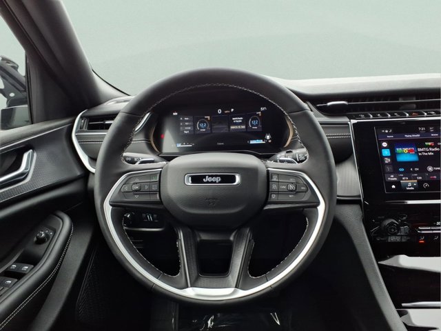 New 2025 Jeep Grand Cherokee L Altitude image 12