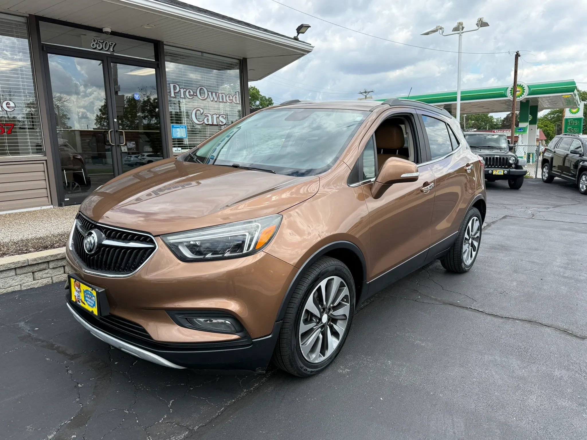 Used 2017 Buick Encore Essence FWD image 3