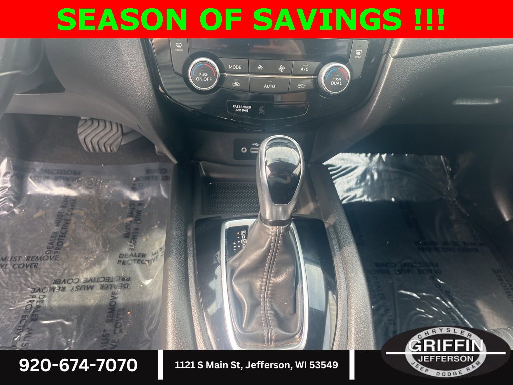 Used 2018 Nissan Rogue SV image 11