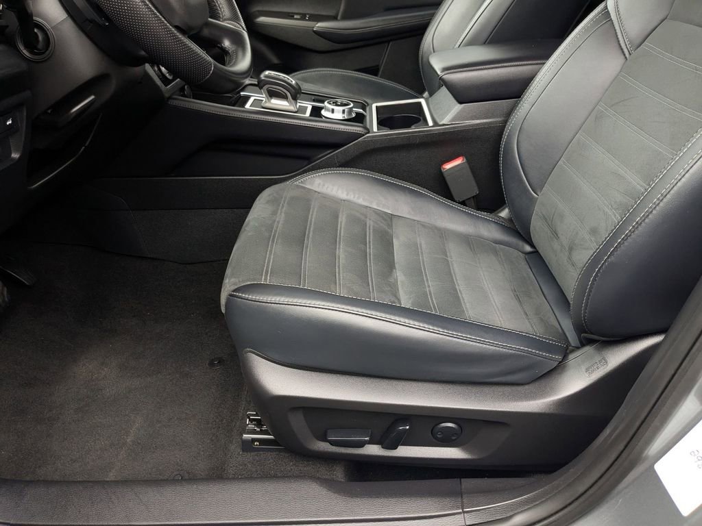 Used 2024 Mitsubishi Outlander SE image 11