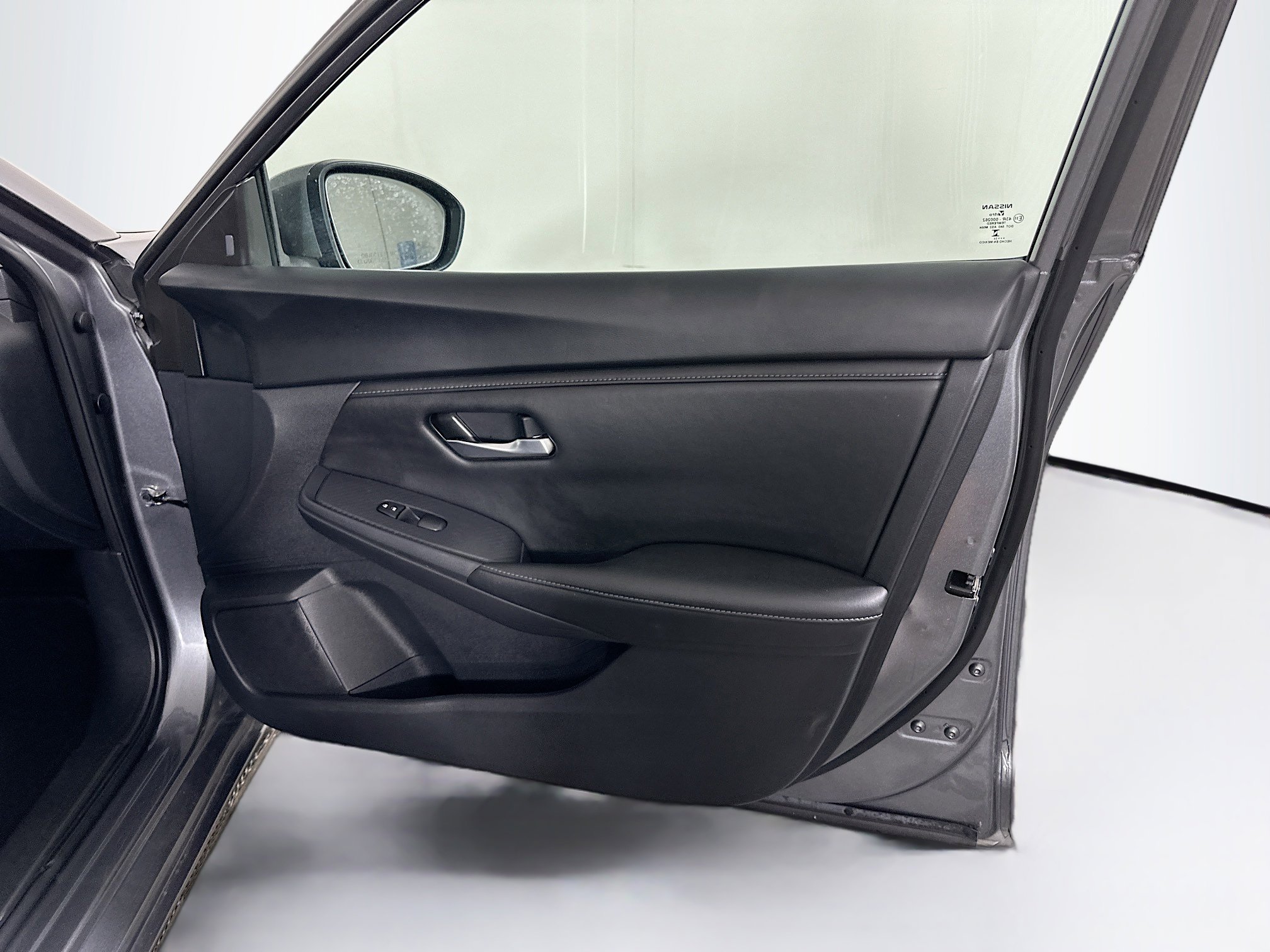 Used 2024 Nissan Sentra SV FWD image 29
