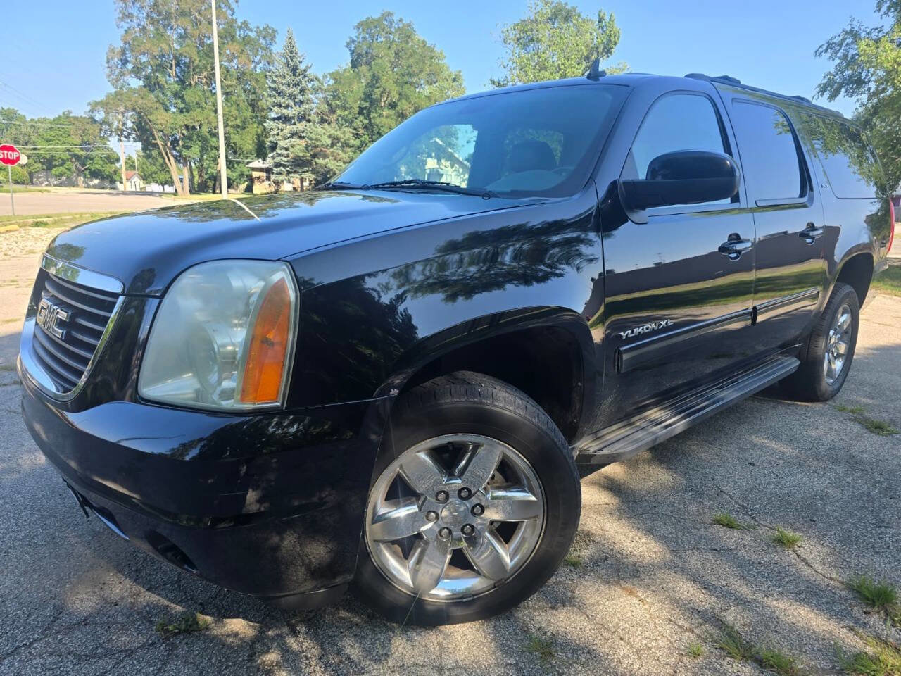 Used 2011 GMC Yukon XL SLT