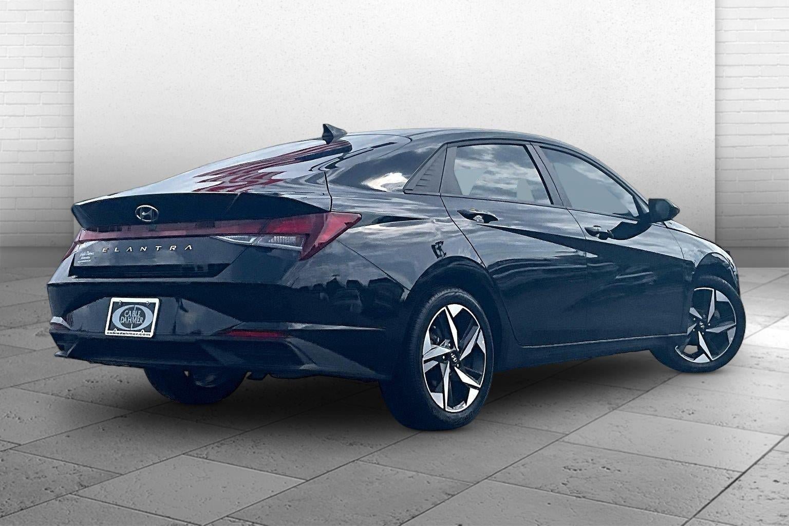 Used 2023 Hyundai Elantra SEL FWD image 10