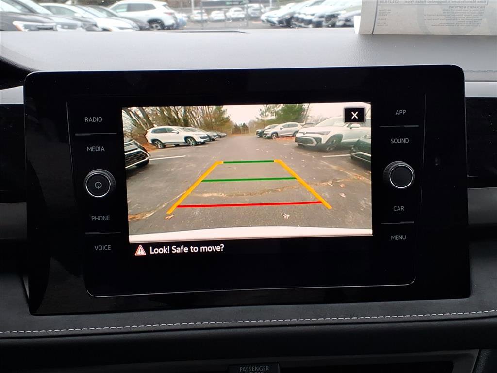 New 2026 Volkswagen Taos SE image 10