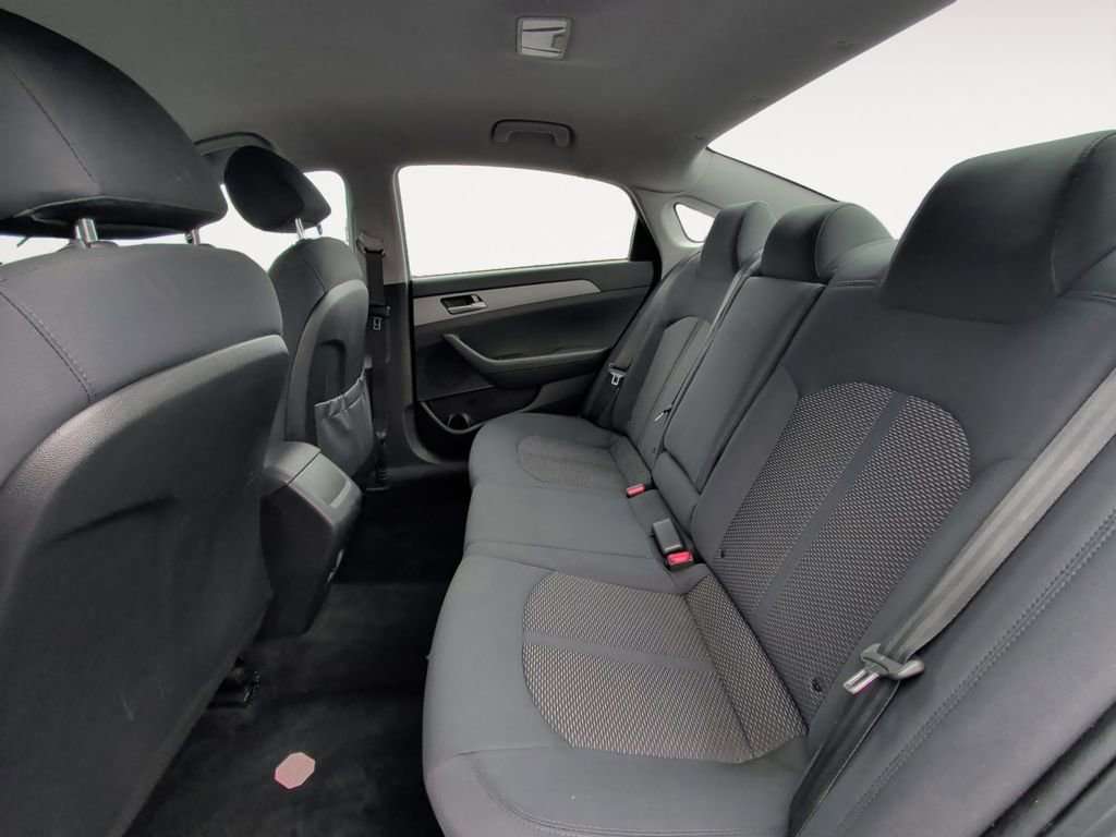 Used 2019 Hyundai Sonata SE w/ Cargo Package image 9