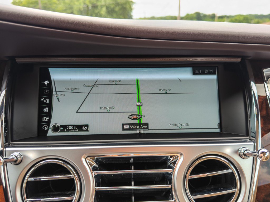 Used 2018 Rolls-Royce Dawn RWD image 48