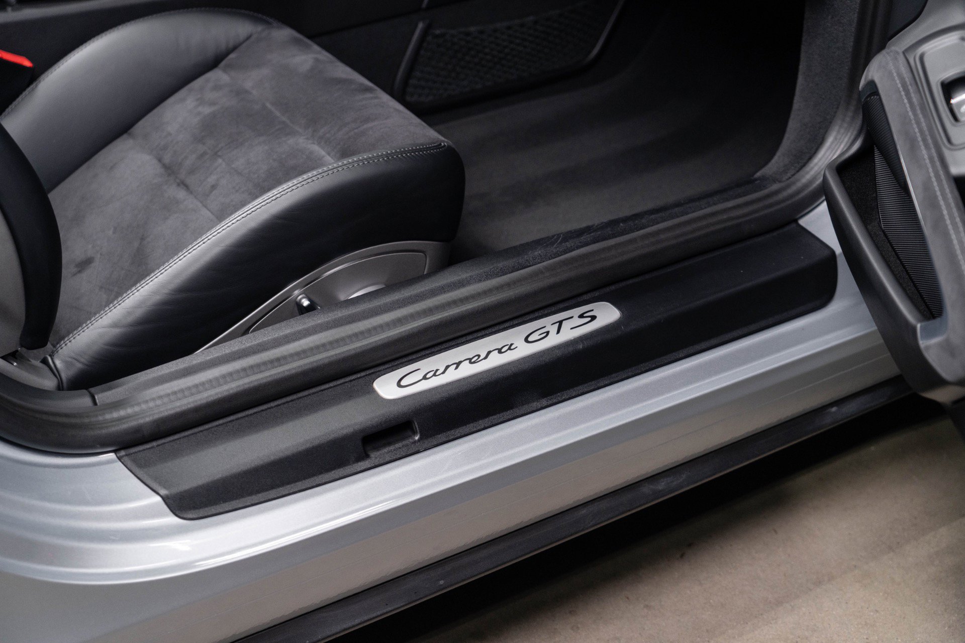 Used 2015 Porsche 911 Carrera GTS RWD image 66