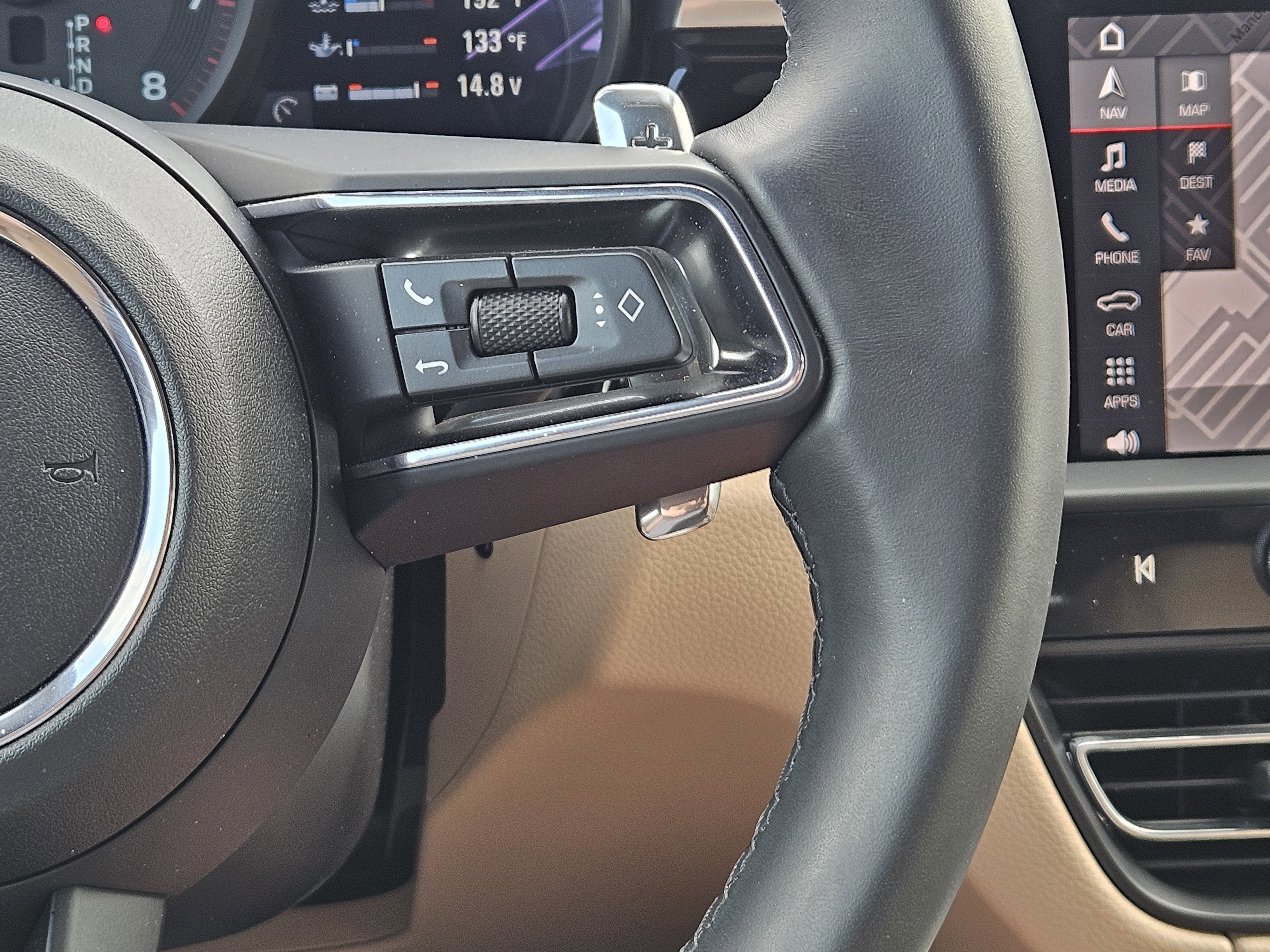 Certified 2026 Porsche Macan image 27