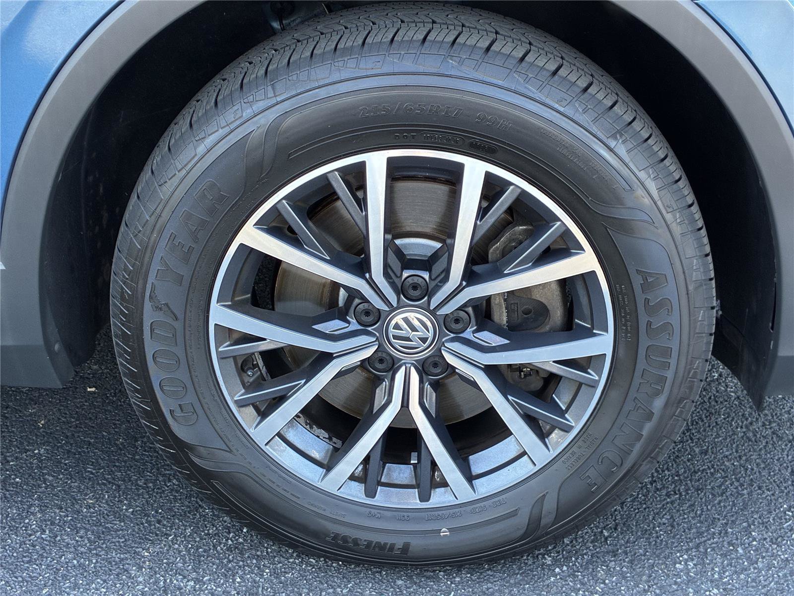 Used 2020 Volkswagen Tiguan SE FWD image 10