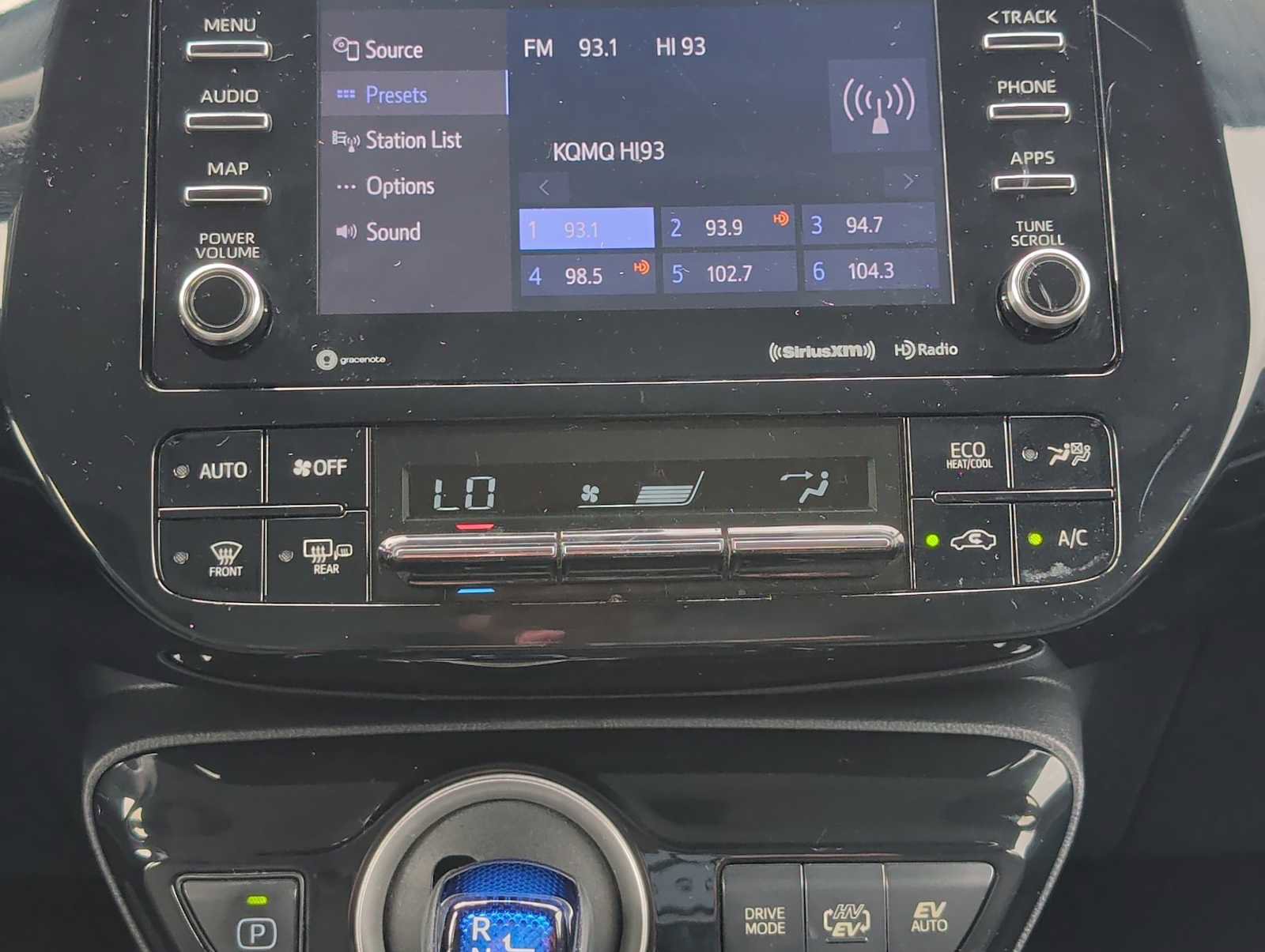 Used 2020 Toyota Prius Prime LE image 15