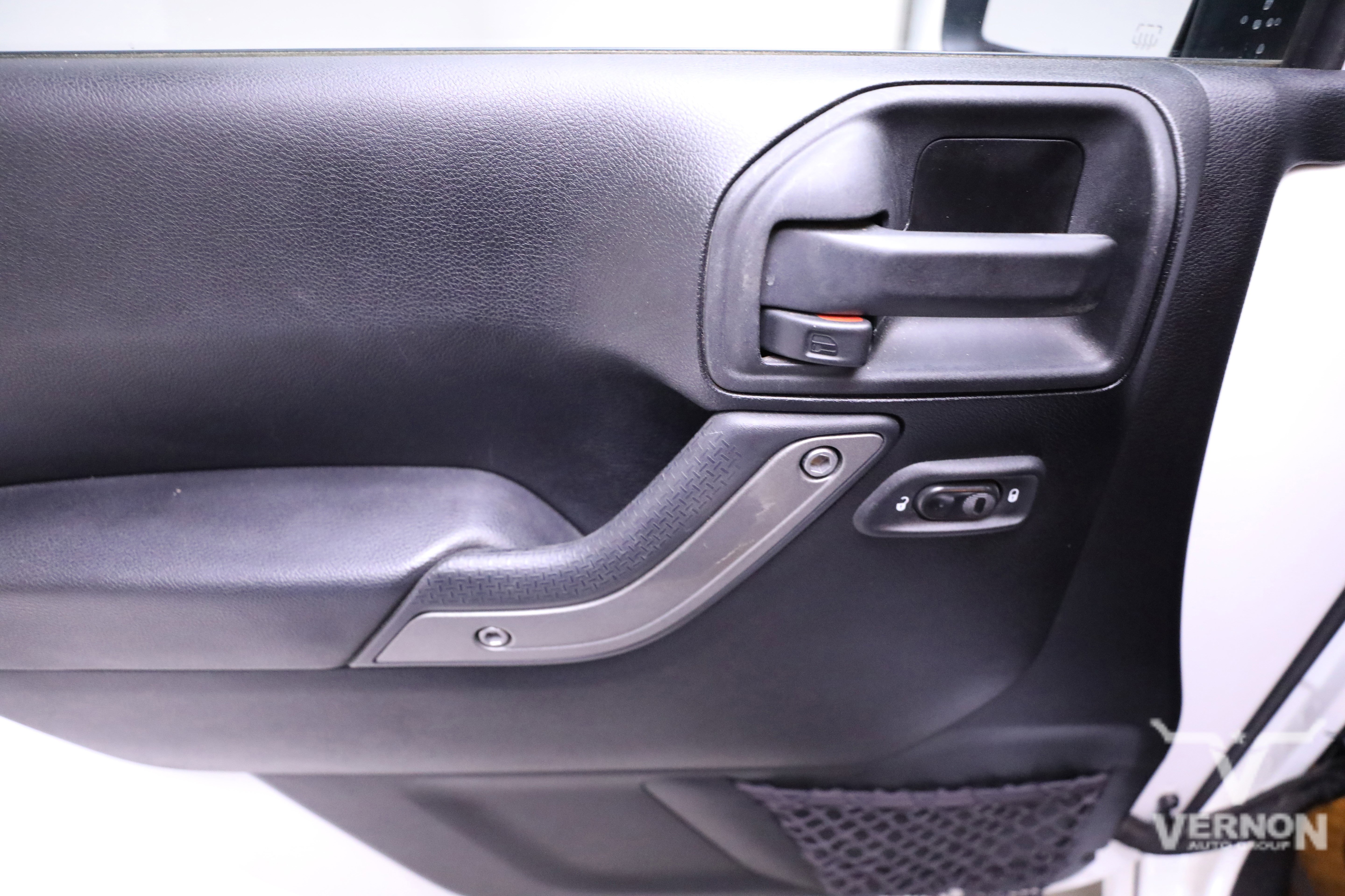 Used 2013 Jeep Wrangler Unlimited Sport image 17