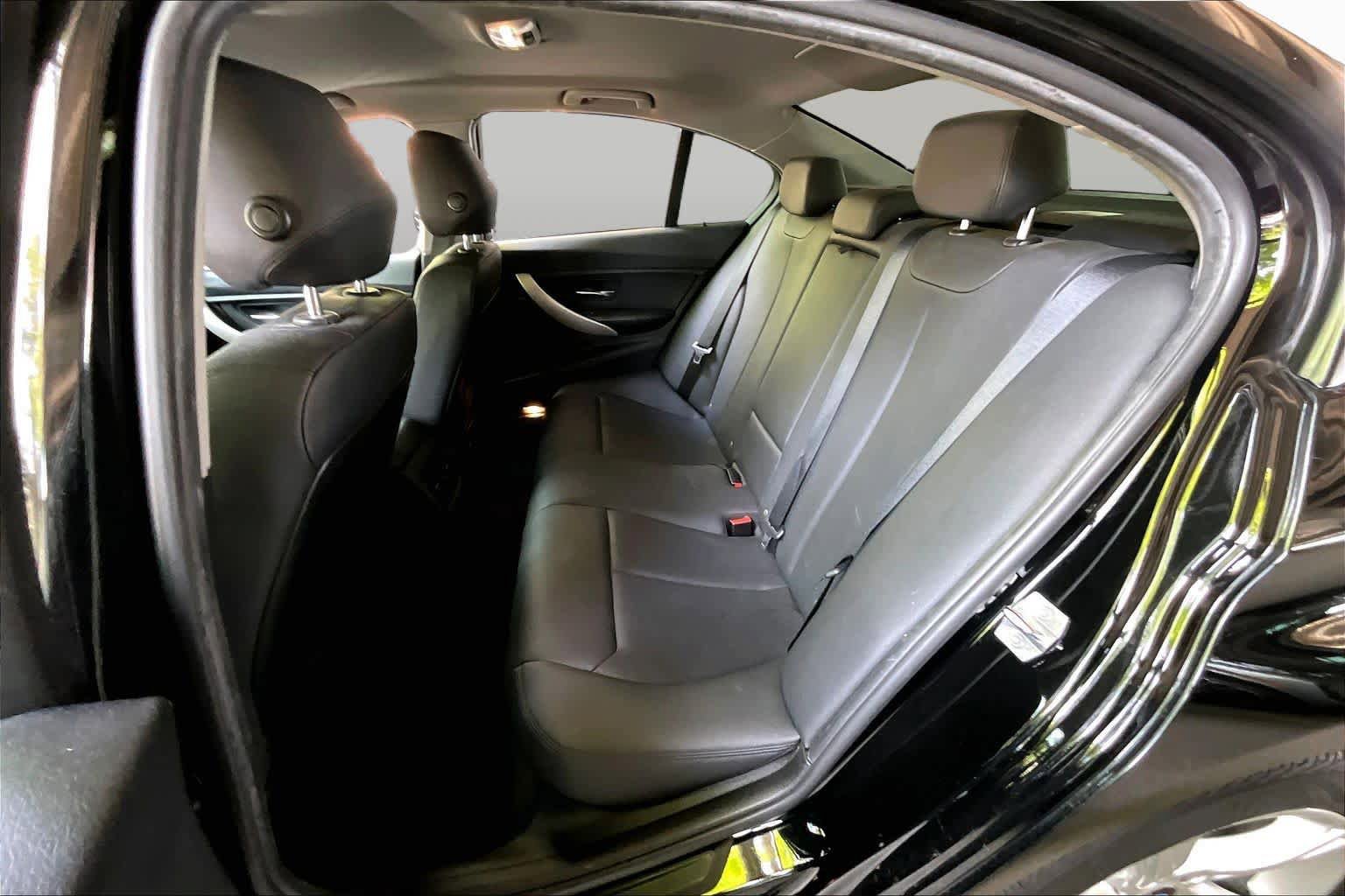 Used 2015 BMW 320i Sedan RWD image 19