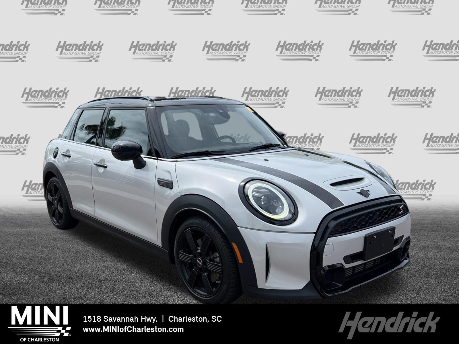 Used 2022 MINI Cooper S FWD image 1