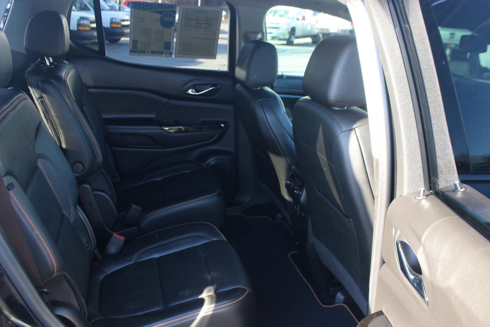 Used 2022 GMC Acadia AT4 w/ Technology Package image 38