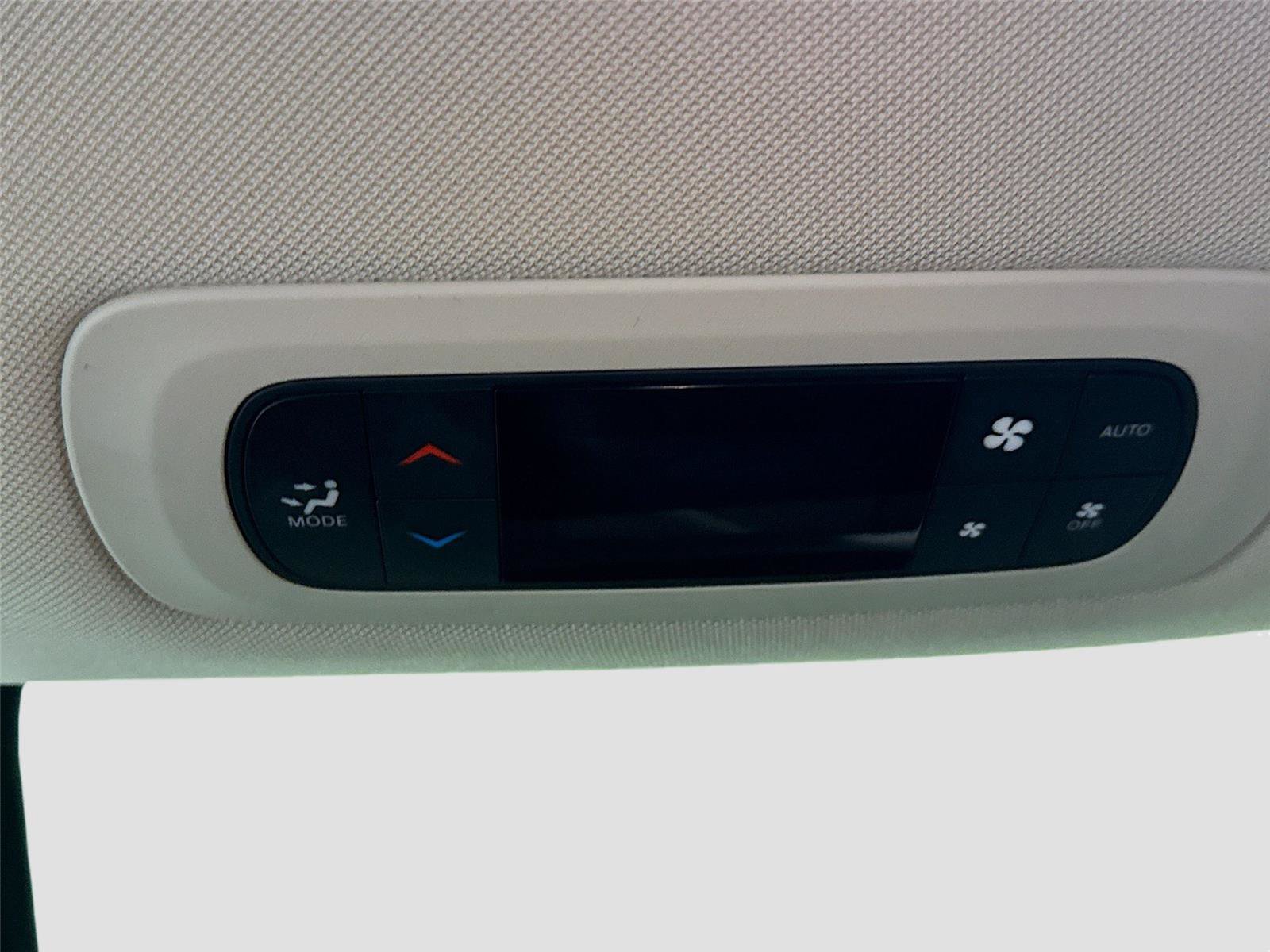 Used 2022 Chrysler Pacifica Touring-L FWD image 17