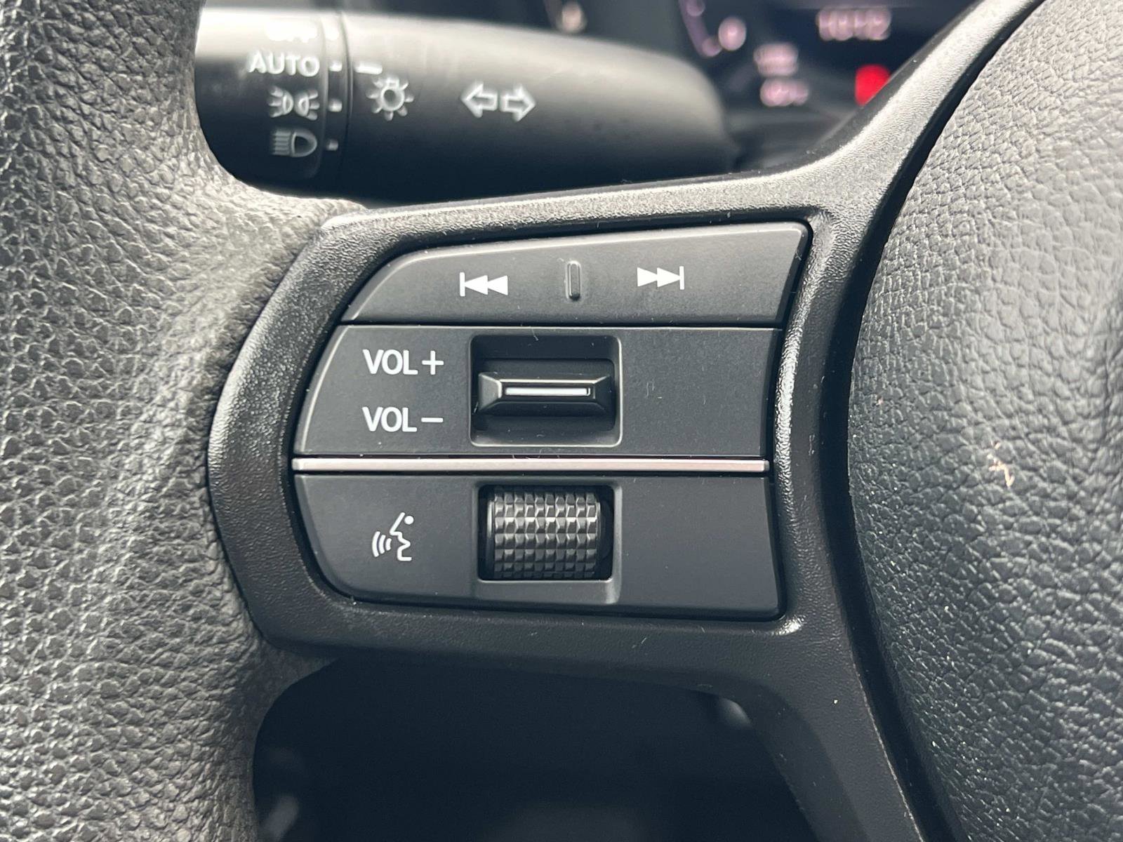 Certified 2023 Honda Accord EX image 9