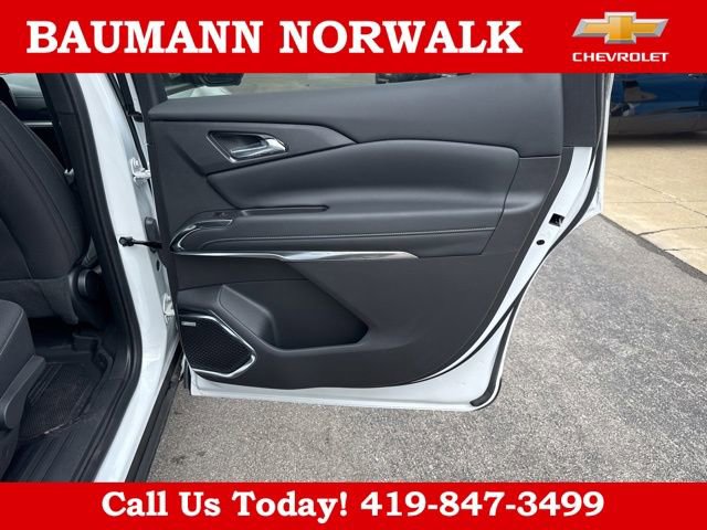 New 2025 Chevrolet Traverse LT w/ Enhanced Driving Package FWD image 41