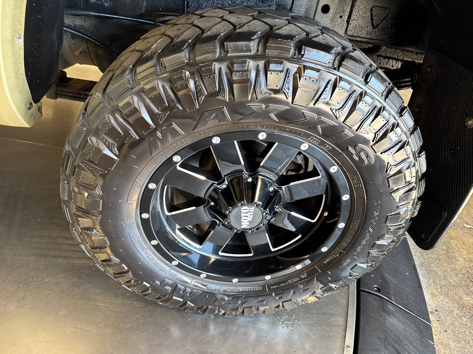 Used 2015 RAM 3500 Laramie Longhorn AWD/4WD image 7