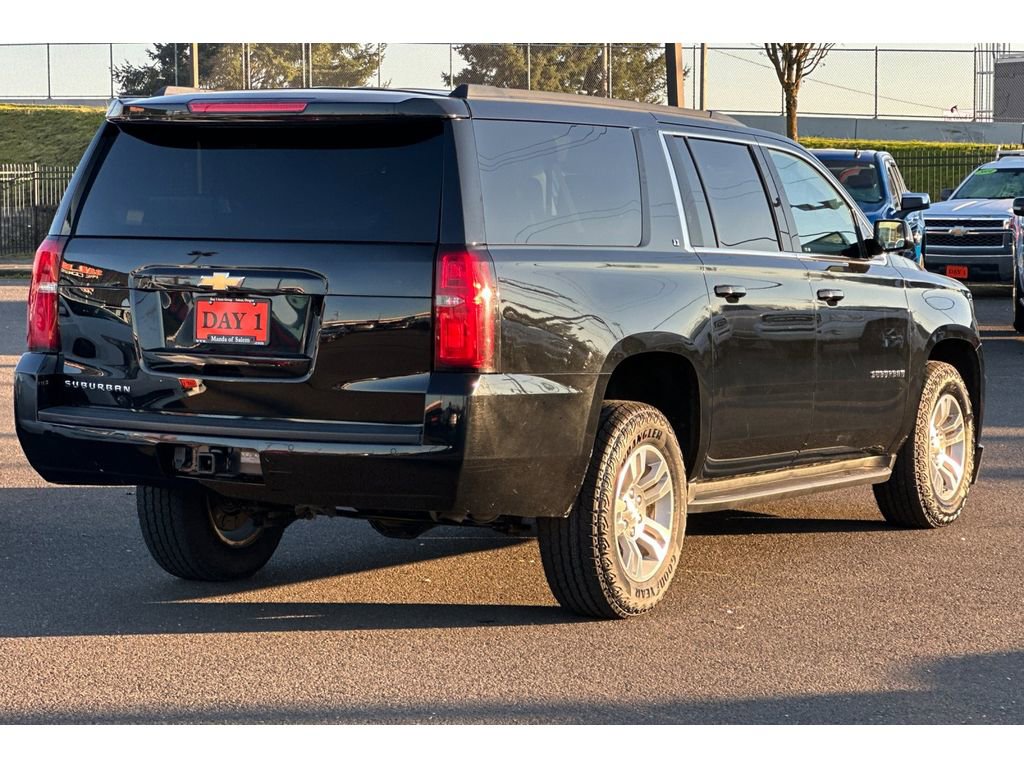 Used 2019 Chevrolet Suburban LT image 5