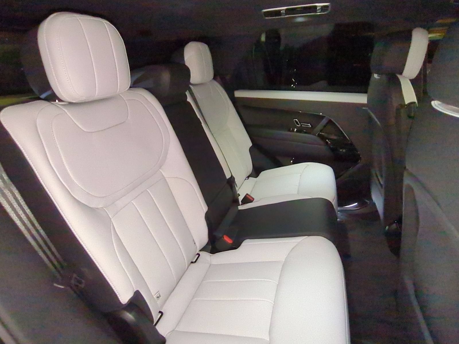 New 2026 Land Rover Range Rover Sport Dynamic SE AWD/4WD image 29