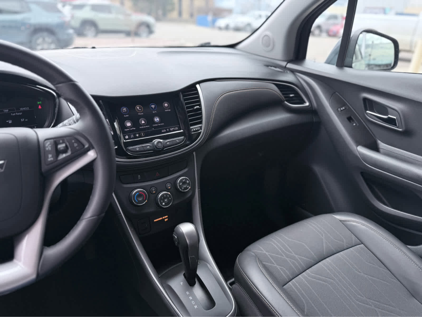 Used 2022 Chevrolet Trax LT w/ LT Convenience Package image 23