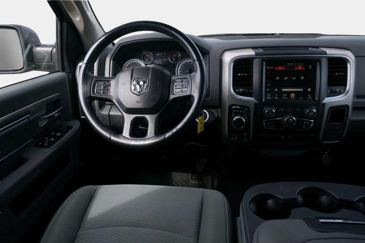 Used 2015 RAM 1500 Classic SLT w/ Luxury Group AWD/4WD image 18