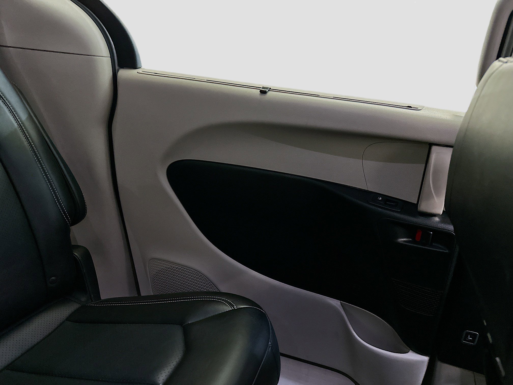 Used 2024 Chrysler Pacifica Touring-L FWD image 26