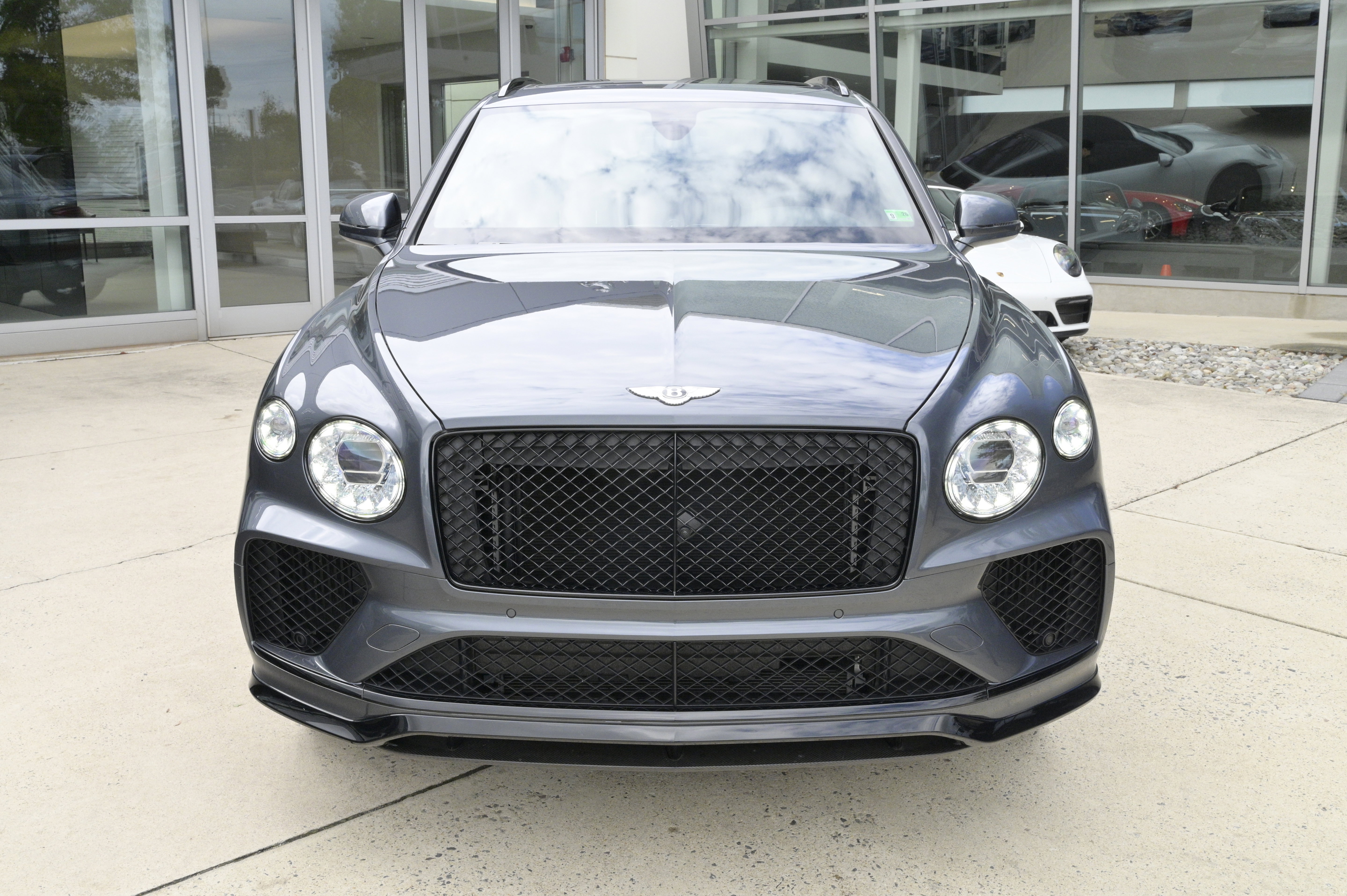 Used 2021 Bentley Bentayga AWD/4WD image 2