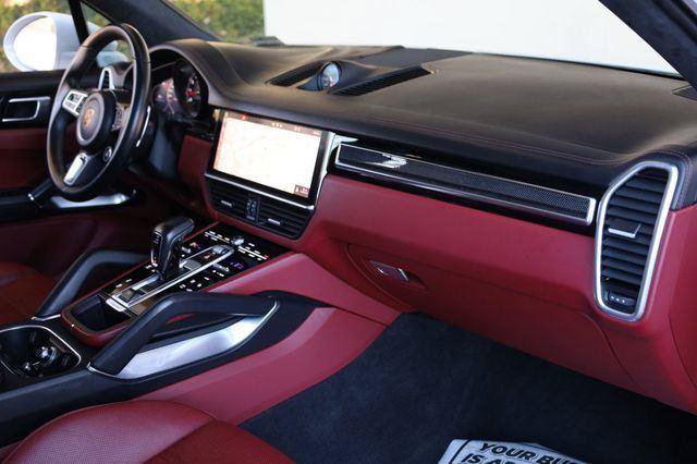 Used 2021 Porsche Cayenne Turbo w/ Premium Package Plus AWD/4WD image 28