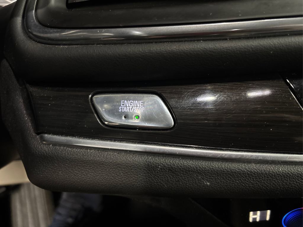 Used 2019 Buick Enclave Essence w/ LPO, Cargo Package image 31