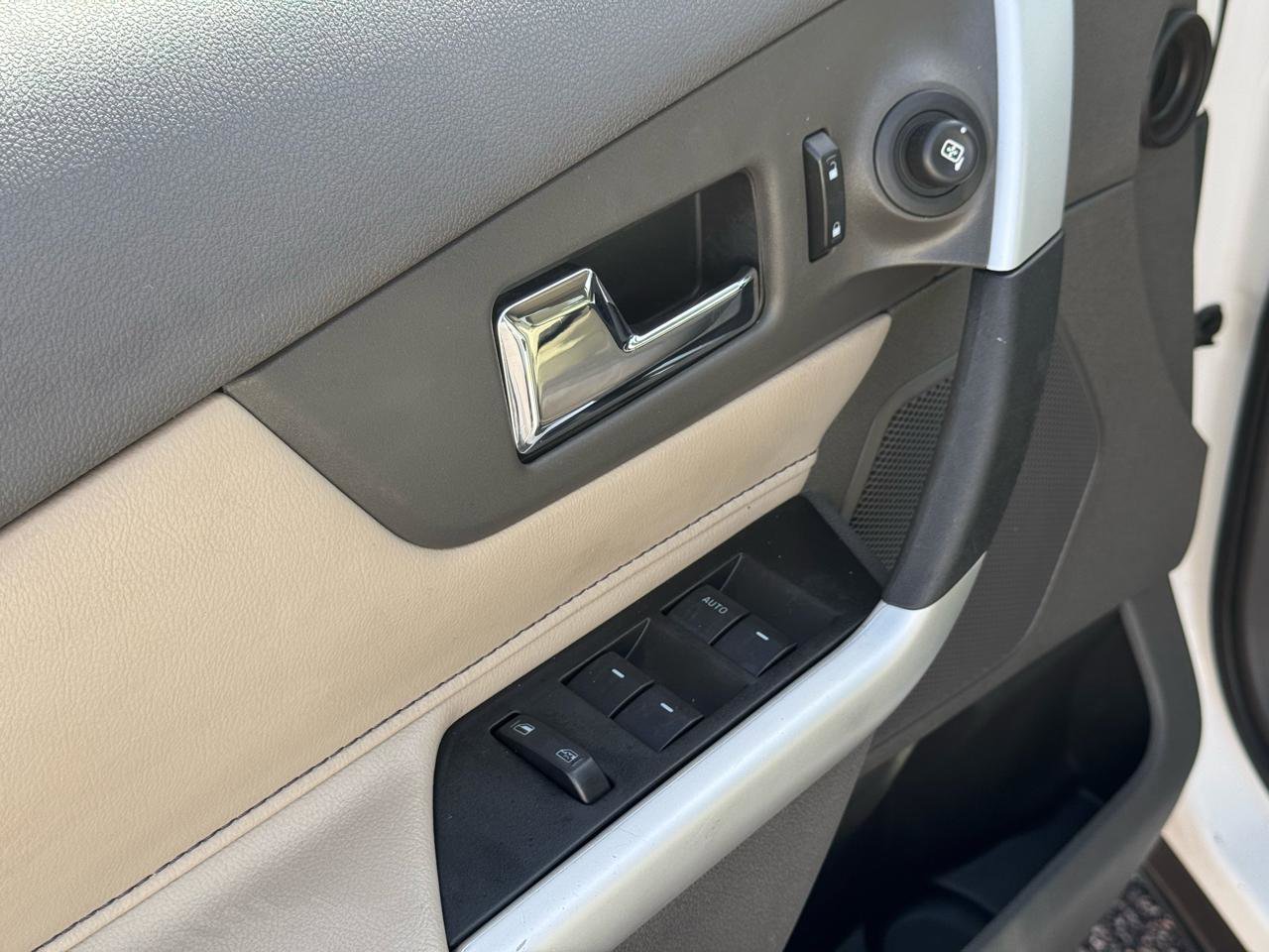 Used 2012 Ford Edge Limited FWD image 30