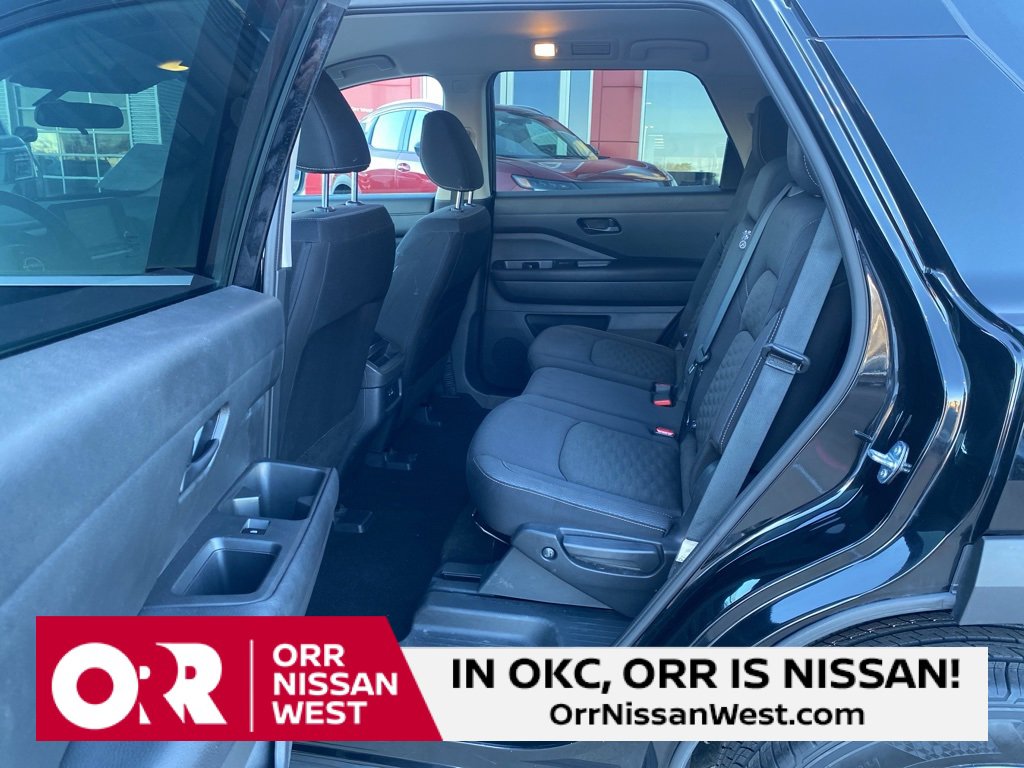 Used 2024 Nissan Pathfinder S image 15