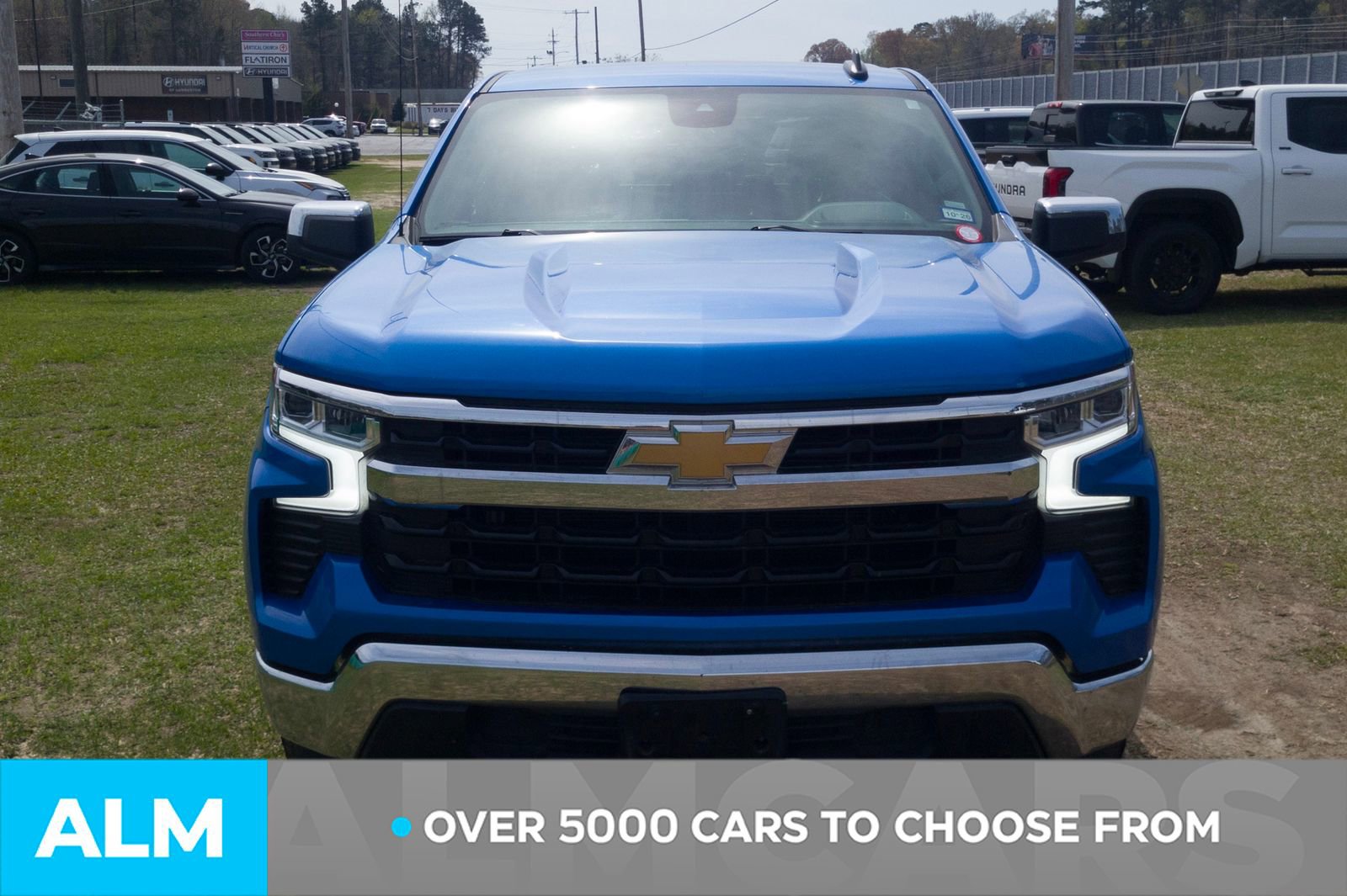 Used 2025 Chevrolet Silverado 1500 LT RWD image 3