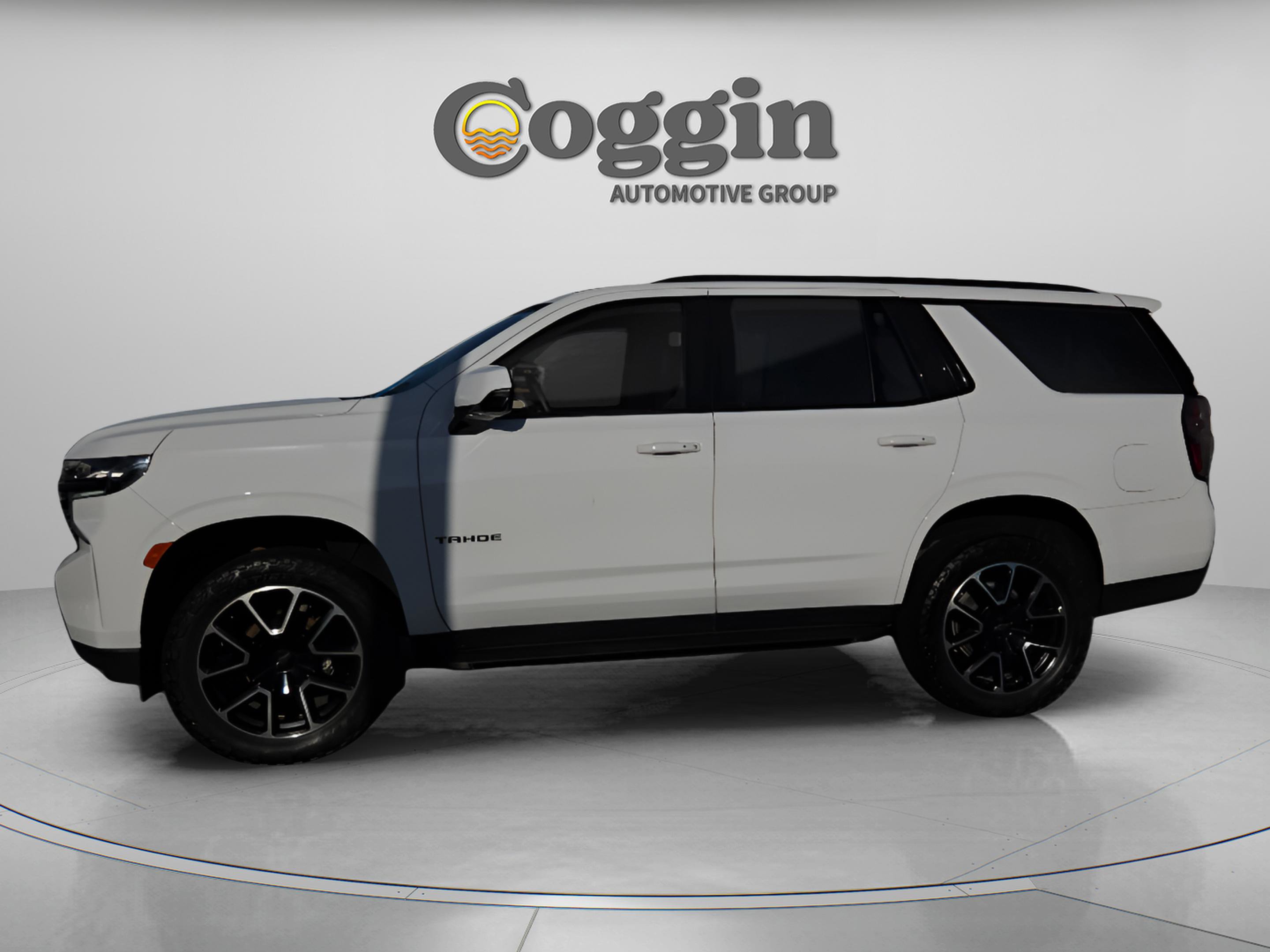 Used 2024 Chevrolet Tahoe RST w/ Luxury Package image 2