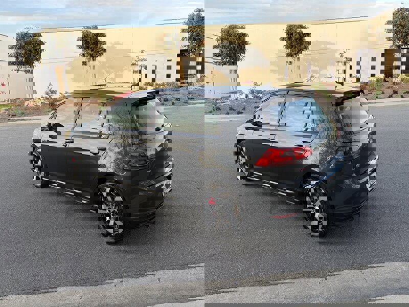 Used 2017 Volkswagen GTI SE image 10