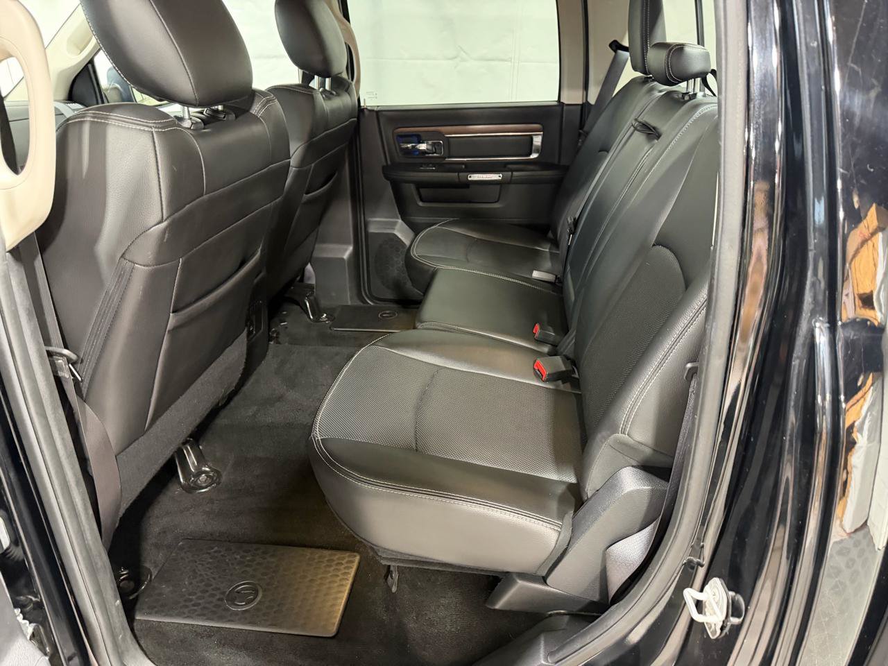 Used 2015 RAM 1500 Laramie w/ Convenience Group AWD/4WD image 21