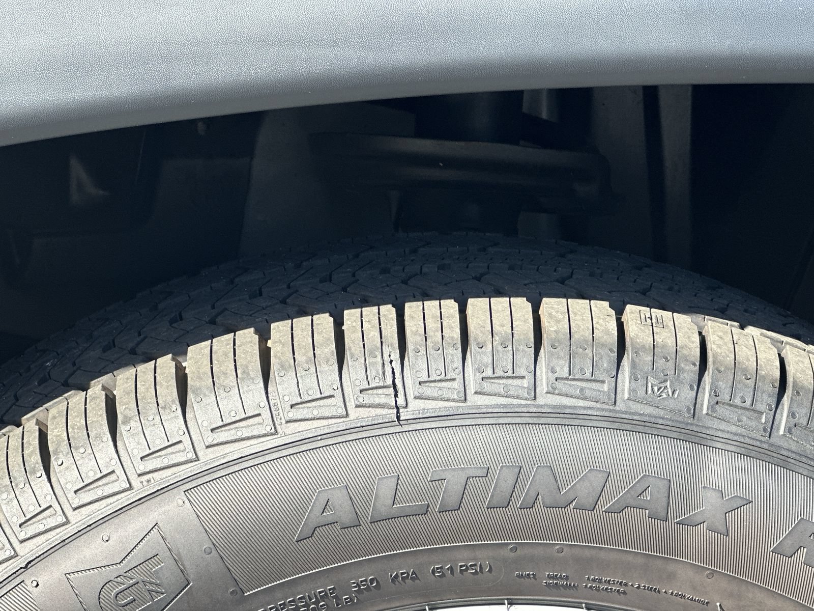 Used 2019 Jeep Compass Latitude w/ Cold Weather Group AWD/4WD image 12