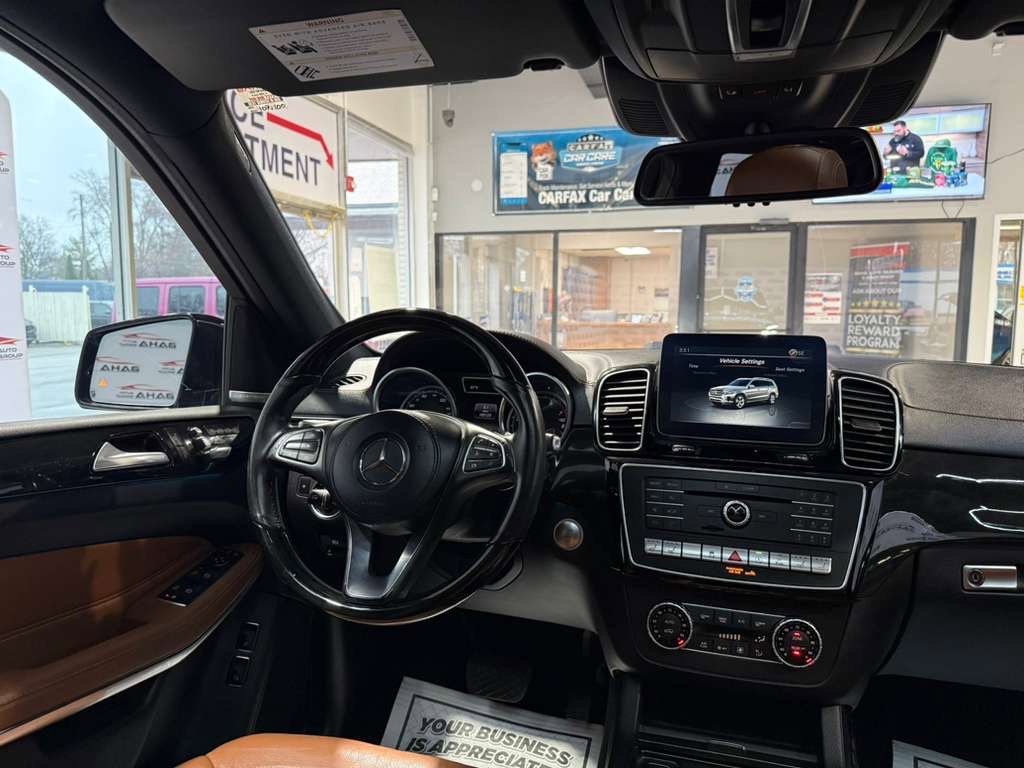Used 2018 Mercedes-Benz GLS 550 4MATIC w/ Offroad Package image 25