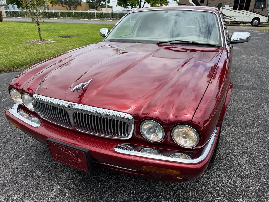 Used 1999 Jaguar XJ8 L RWD image 16