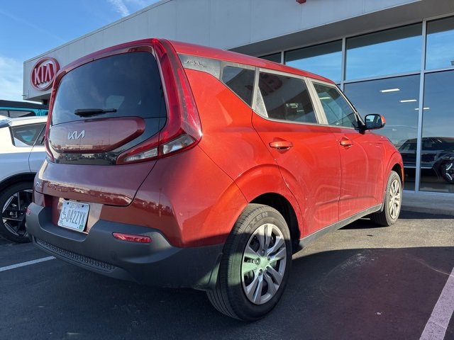 Used 2022 Kia Soul LX image 6