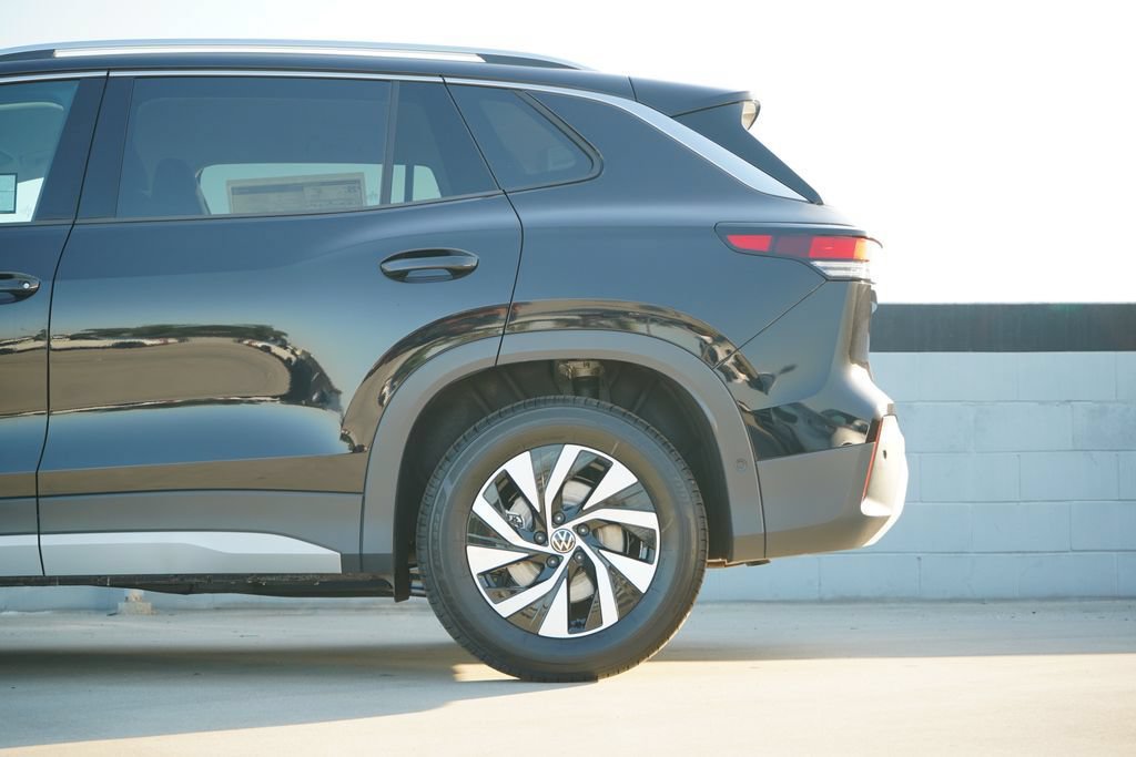 New 2026 Volkswagen Tiguan S FWD image 4