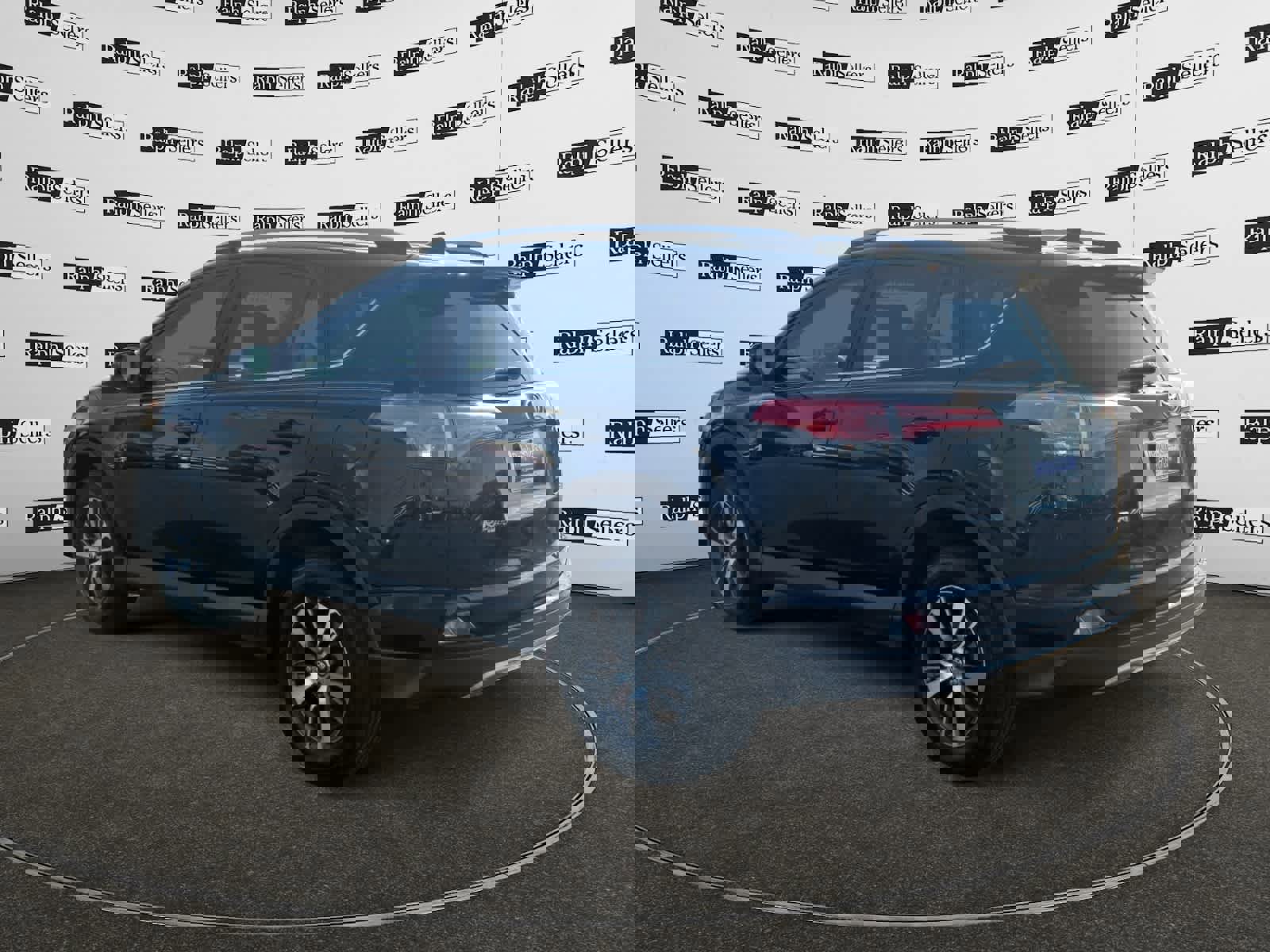 Used 2017 Toyota RAV4 XLE image 4